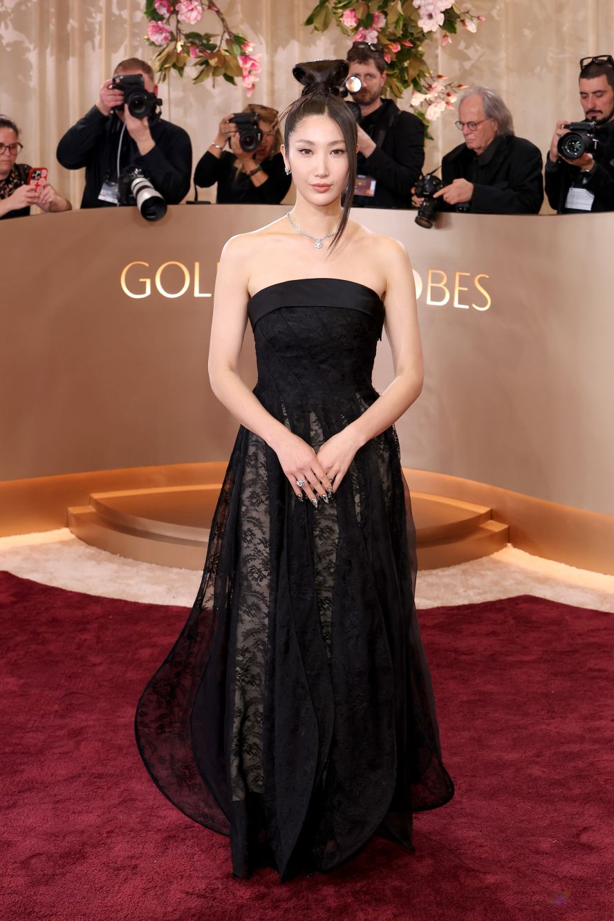 Siêu thảm đỏ Quả Cầu Vàng 2026: Lisa 