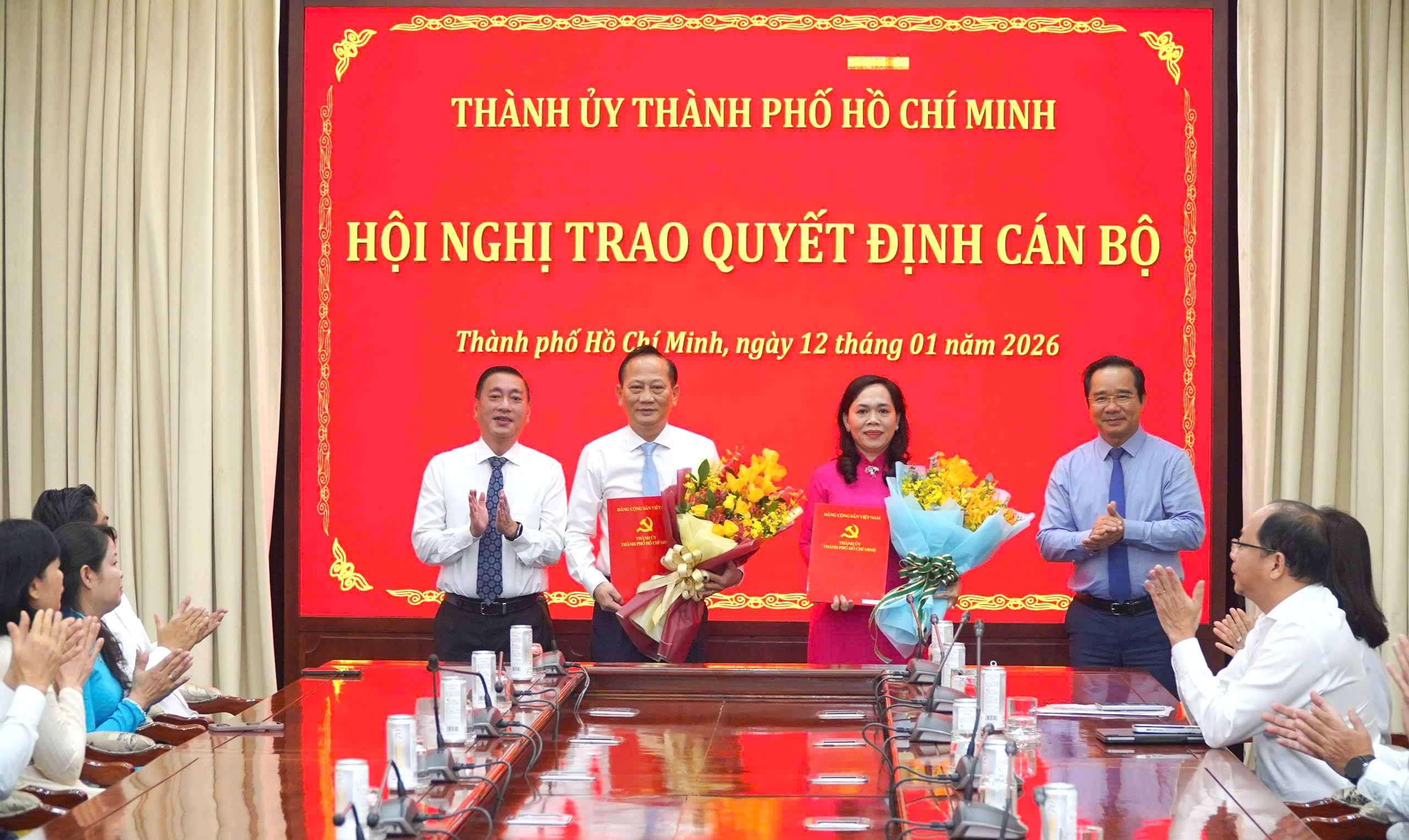 TPHCM: Hai Thành ủy viên đổi vị trí công tác cho nhau  - Ảnh 2.