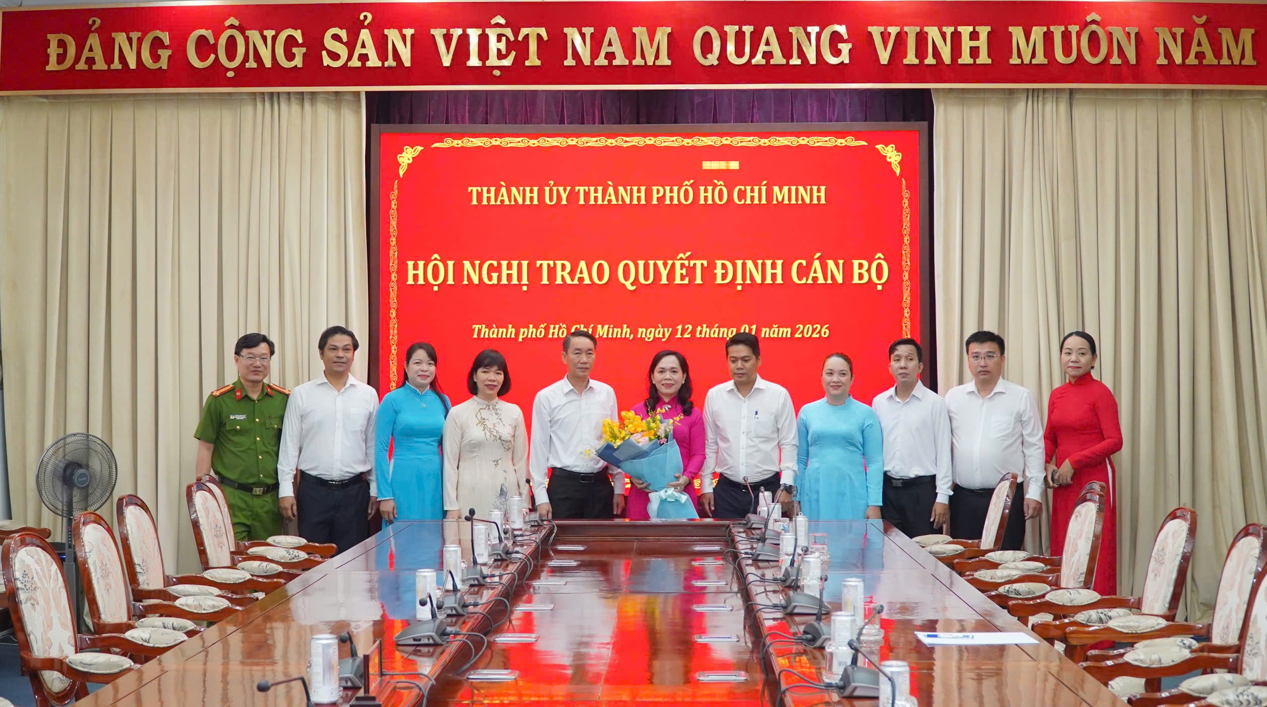 TPHCM: Hai Thành ủy viên đổi vị trí công tác cho nhau  - Ảnh 8.