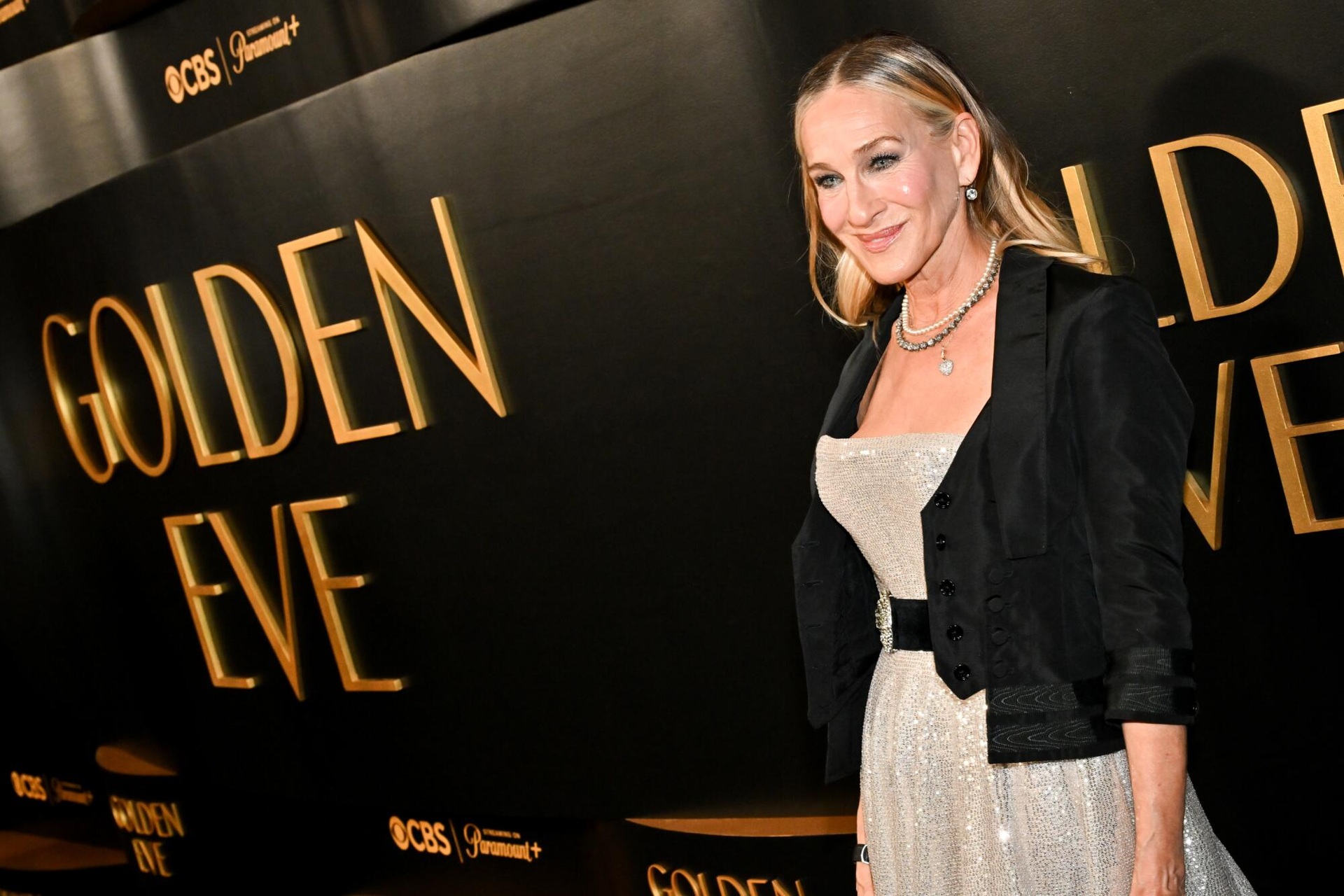 Lisa diện váy xuyên thấu trong lần đầu tham dự Quả cầu vàng - 7