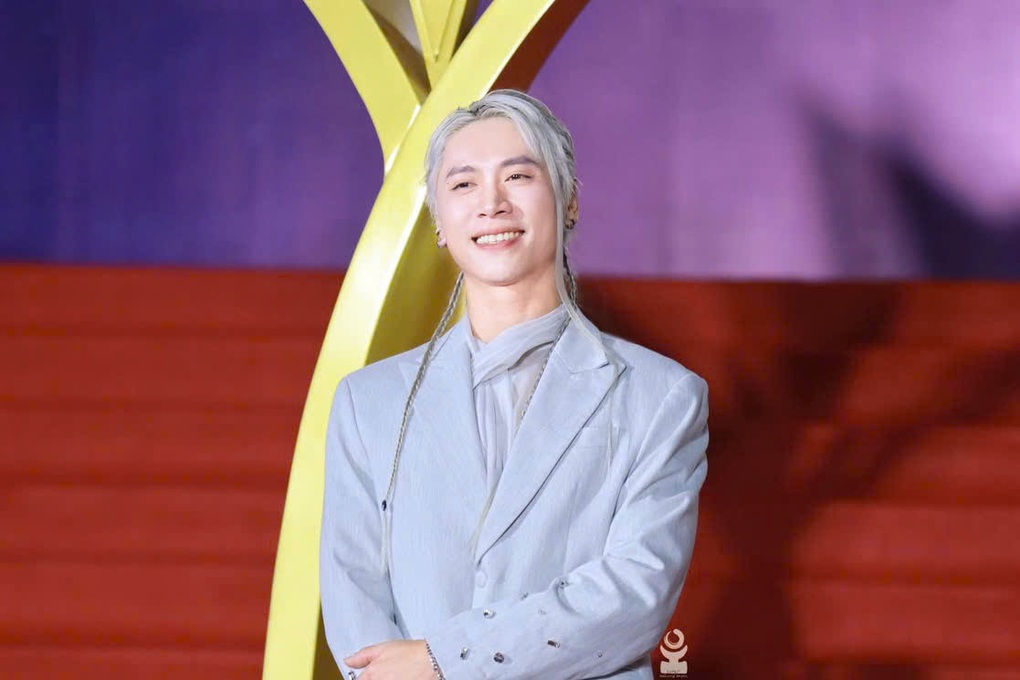 Hoàng Long: Tôi có tuổi thơ luôn tự ti giống Biên phim Cách em 1 milimet - 4