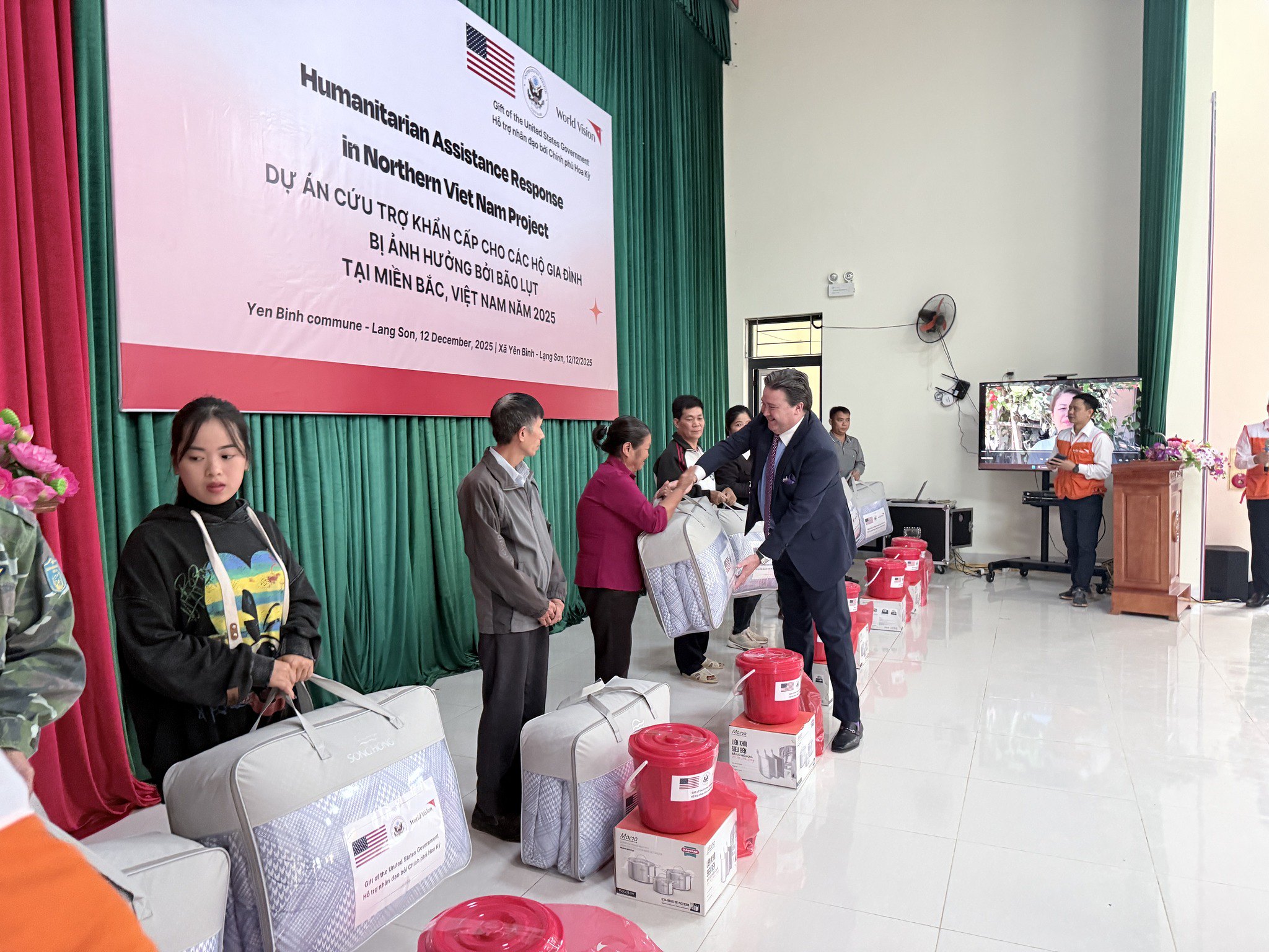 Đại sứ Mỹ Marc Knapper và những dấu ấn đặc biệt tại Việt Nam - Ảnh 18. Đại sứ Mỹ Marc Knapper và những dấu ấn đặc biệt tại Việt Nam - Ảnh 18.