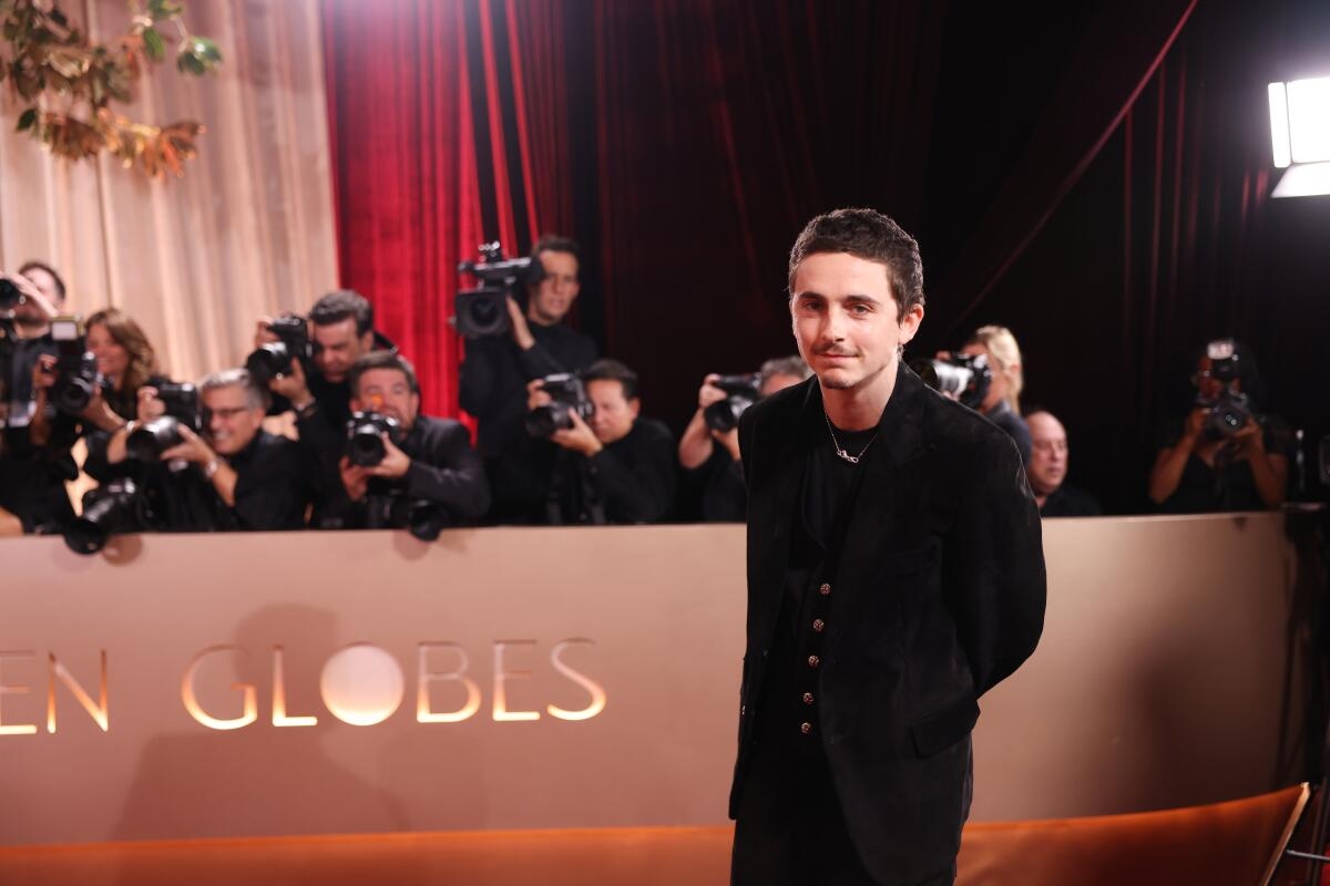 Timothée Chalamet nói đúng 2 từ mà chao đảo cõi mạng: Ông trời tạo ra địa chấn và anh chính là điểm nhấn- Ảnh 5. Timothée Chalamet nói đúng 2 từ mà chao đảo cõi mạng: Ông trời tạo ra địa chấn và anh chính là điểm nhấn- Ảnh 5.