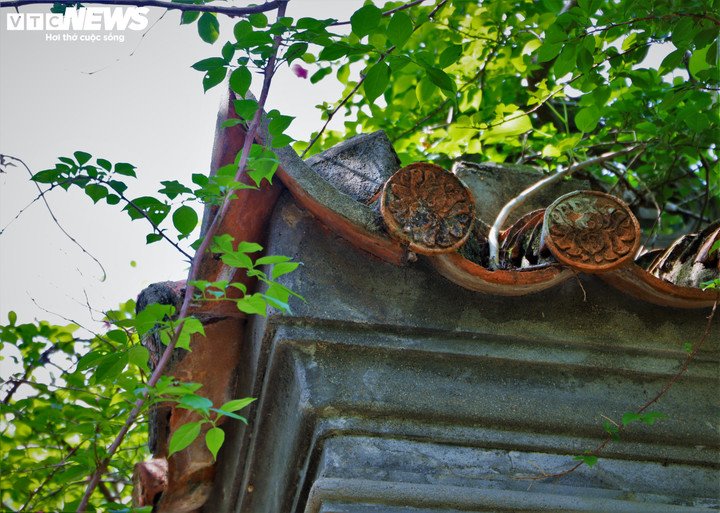 Vẻ đẹp chùa Thập Tháp, cổ tự gần 350 năm trên nền kinh đô Đồ Bàn xưa 8 Chánh điện với kiểu nhà 3 gian 2 chái đặc trưng Nam Trung Bộ, có mái lợp ngói âm dương, trên nóc là hình tượng "lưỡng long tranh châu".