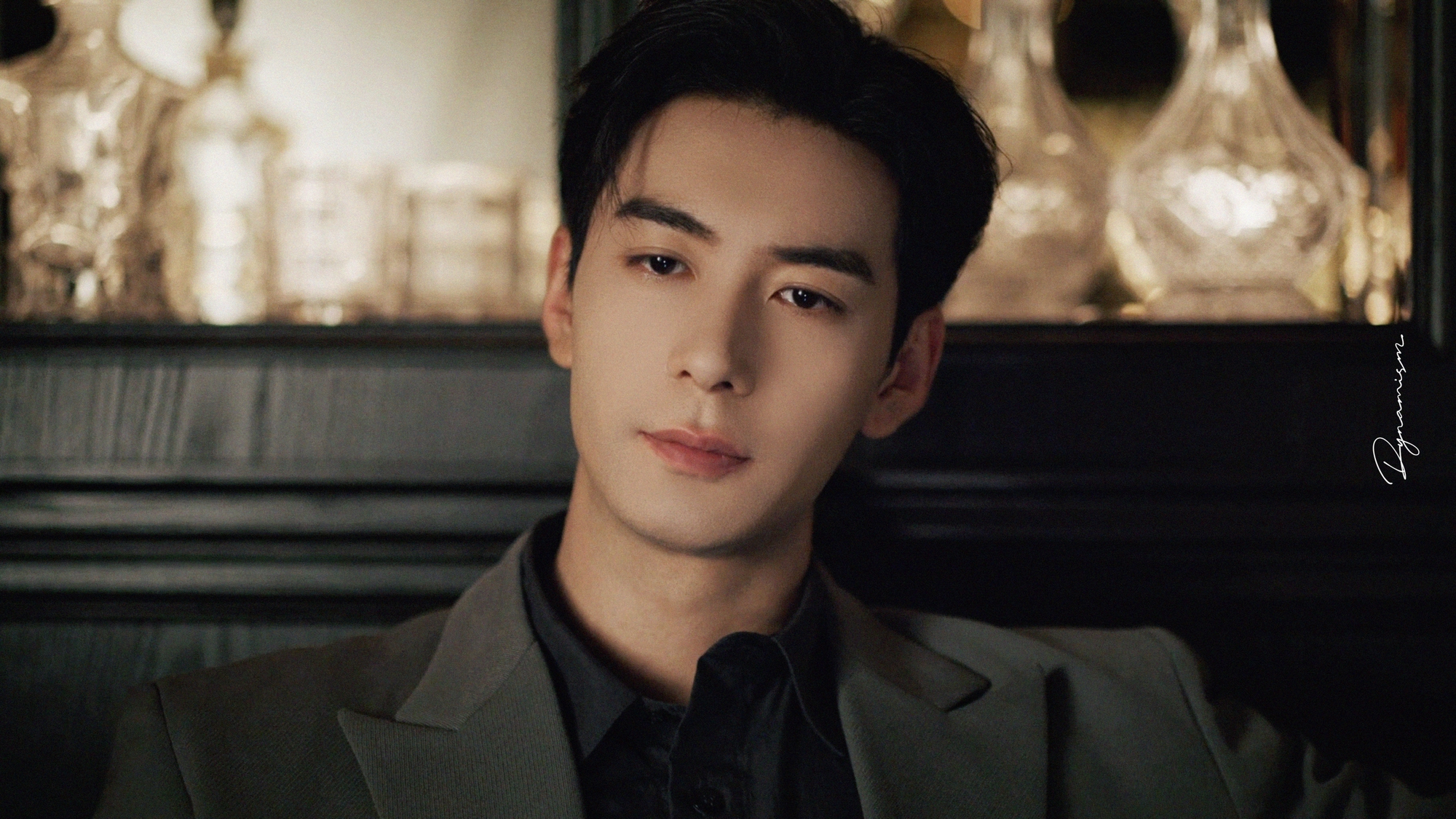 Trung Quốc hiện tại tìm đâu ra tổng tài đẹp hơn thế này: Người đâu mà sang dữ dội, đến ngón tay cũng là tuyệt tác- Ảnh 8. Trung Quốc hiện tại tìm đâu ra tổng tài đẹp hơn thế này: Người đâu mà sang dữ dội, đến ngón tay cũng là tuyệt tác- Ảnh 8.