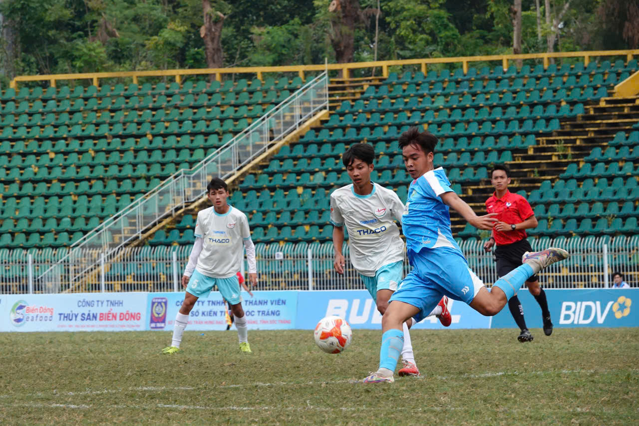 Những cuộc ‘chạm trán duyên nợ’ tại Tây Nam bộ giải bóng đá TNSV THACO cup 2026- Ảnh 2. Những cuộc ‘chạm trán duyên nợ’ tại Tây Nam bộ giải bóng đá TNSV THACO cup 2026- Ảnh 2.