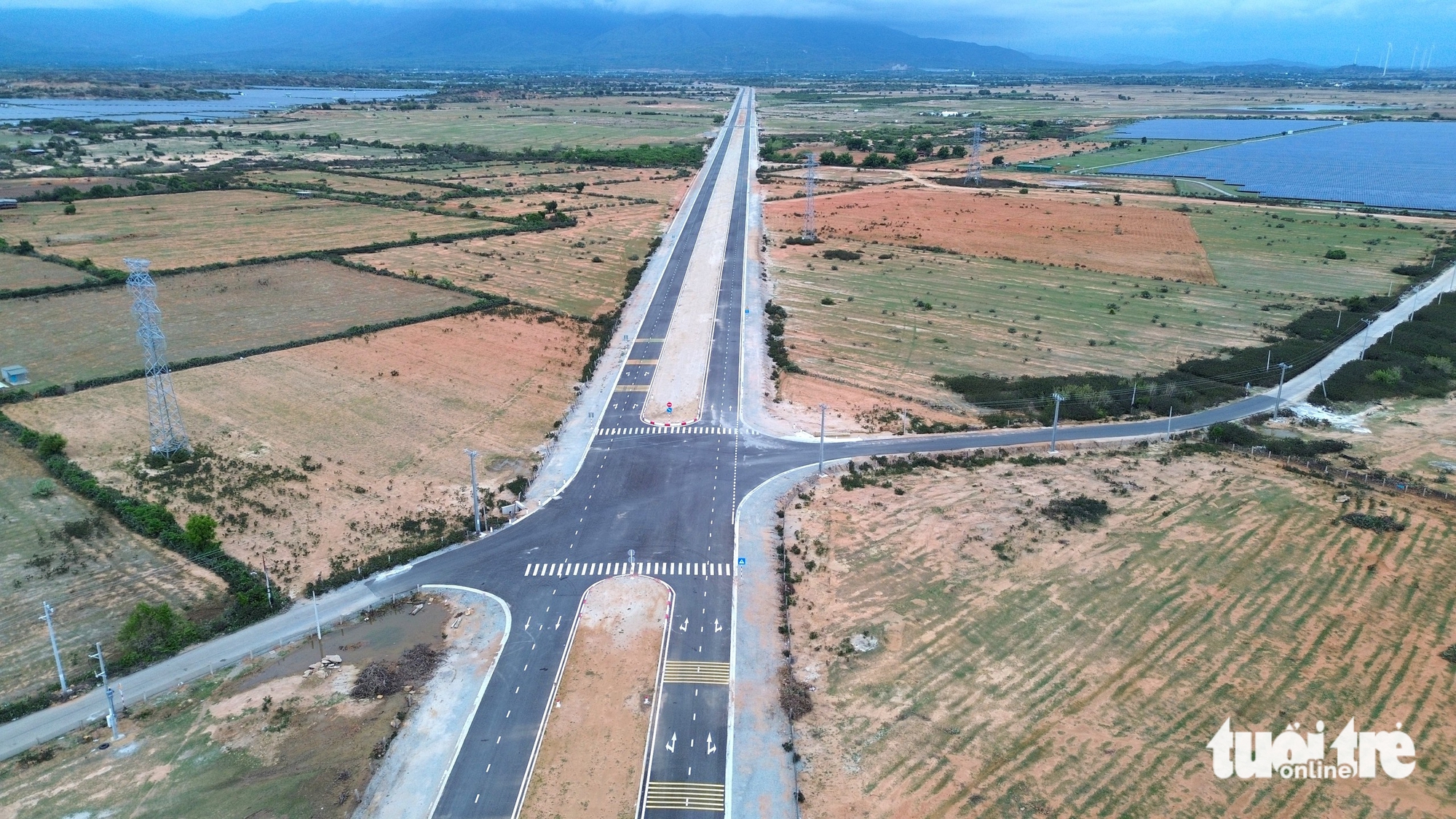 Khánh Hòa kiến nghị ‘mở đường’ quy hoạch, hạ tầng cao tốc để về đích đô thị loại I 2 Khánh Hòa - Ảnh 2.