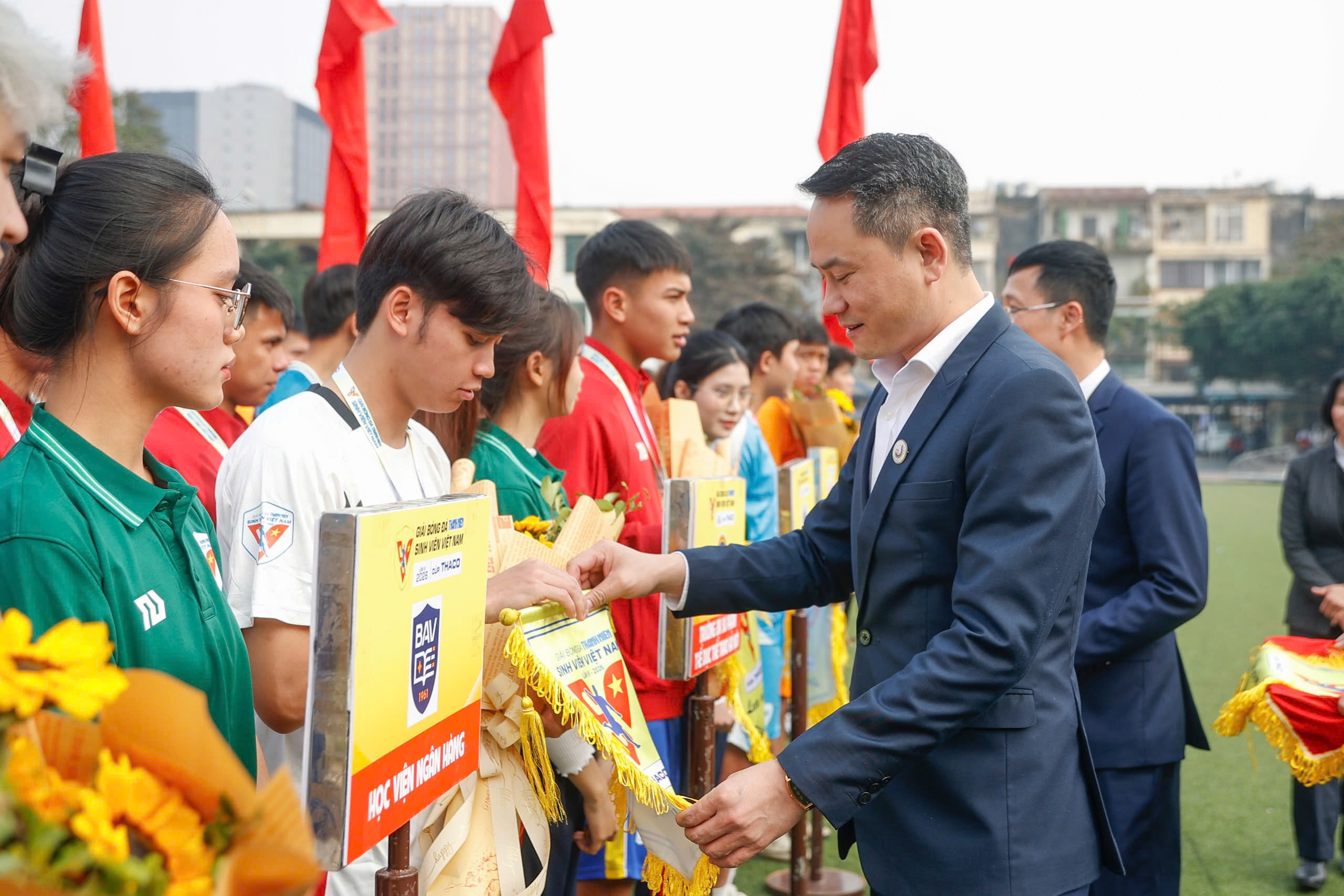 Khai mạc vòng loại phía bắc TNSV THACO cup 2026: Bùng nổ ngày hội của sinh viên!- Ảnh 8.