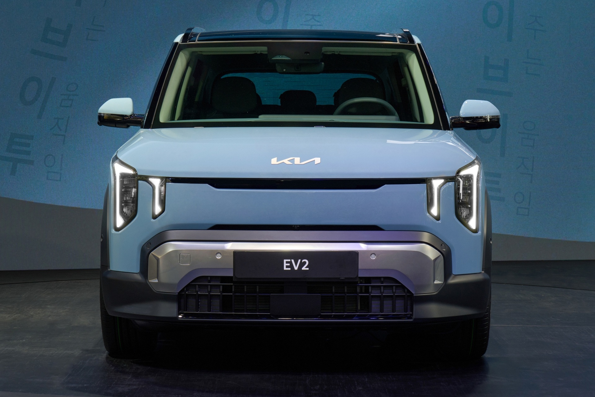 SUV điện rẻ nhất của Kia ra mắt, đi tối đa 450 km/lần sạc - 3