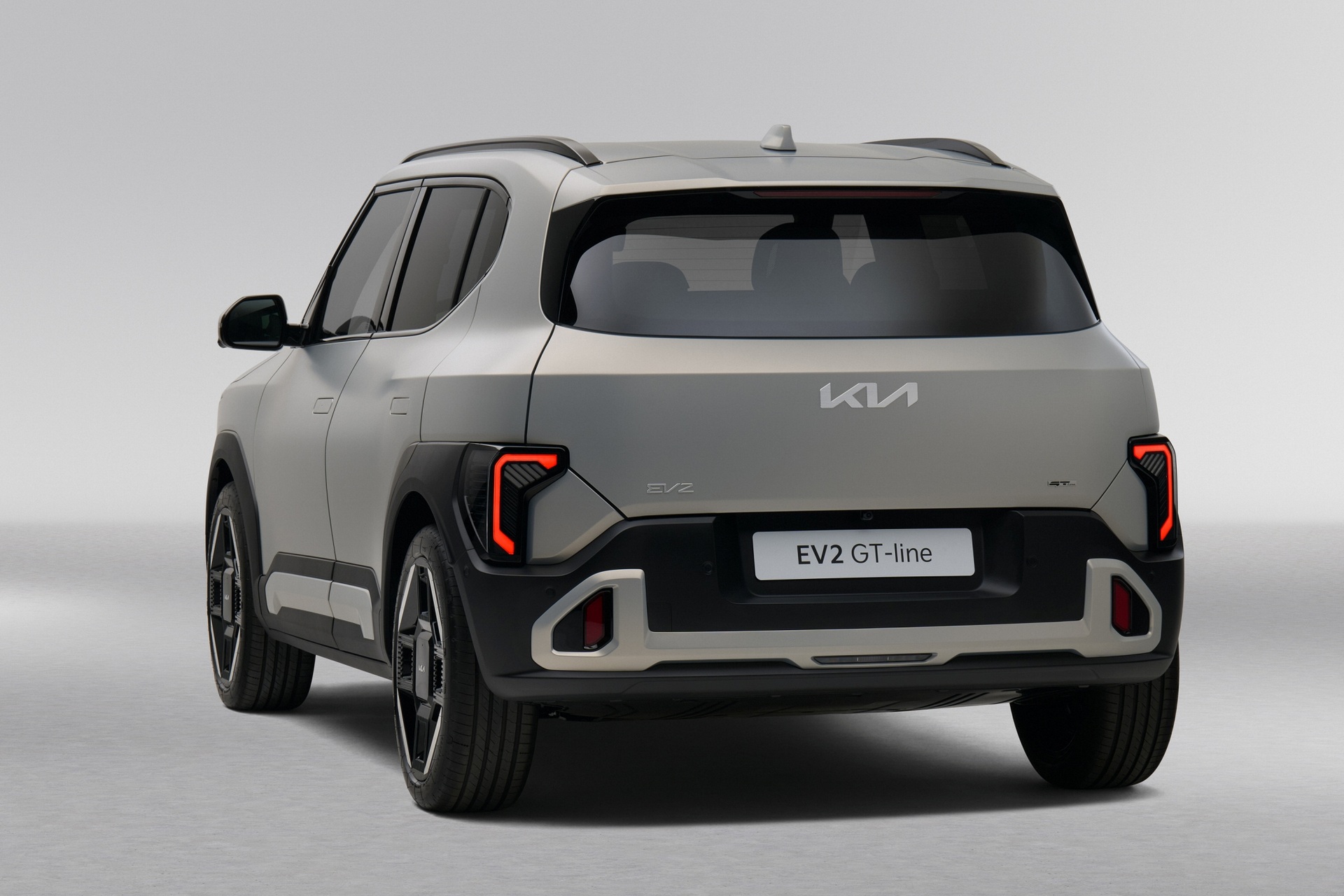 SUV điện rẻ nhất của Kia ra mắt, đi tối đa 450 km/lần sạc - 14