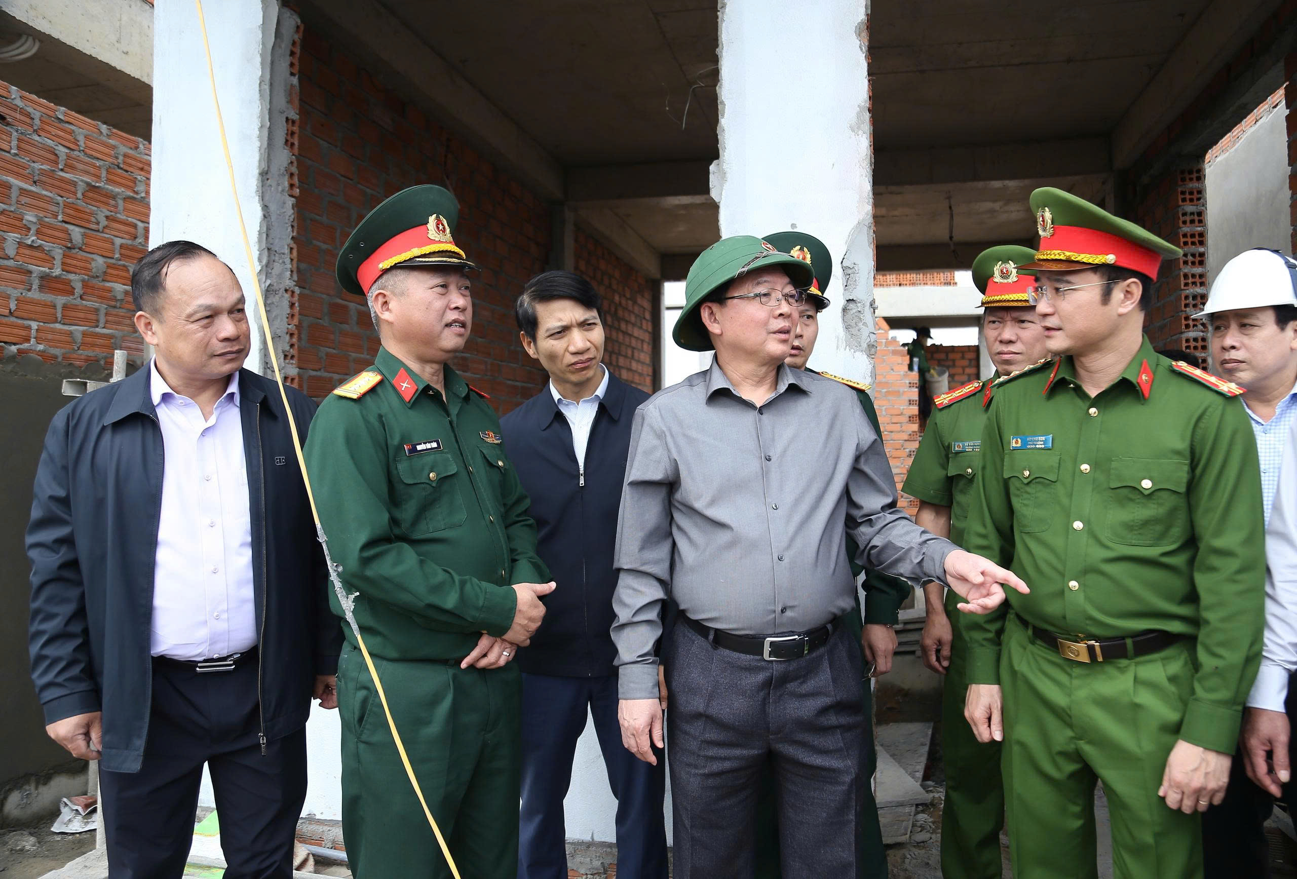 Quyết tâm hoàn thành ‘Chiến dịch Quang Trung’ trước ngày 15.1 3 Phó thủ tướng Hồ Quốc Dũng: Quyết tâm hoàn thành ‘Chiến dịch Quang Trung’ trước ngày 15.1 - Ảnh 3.