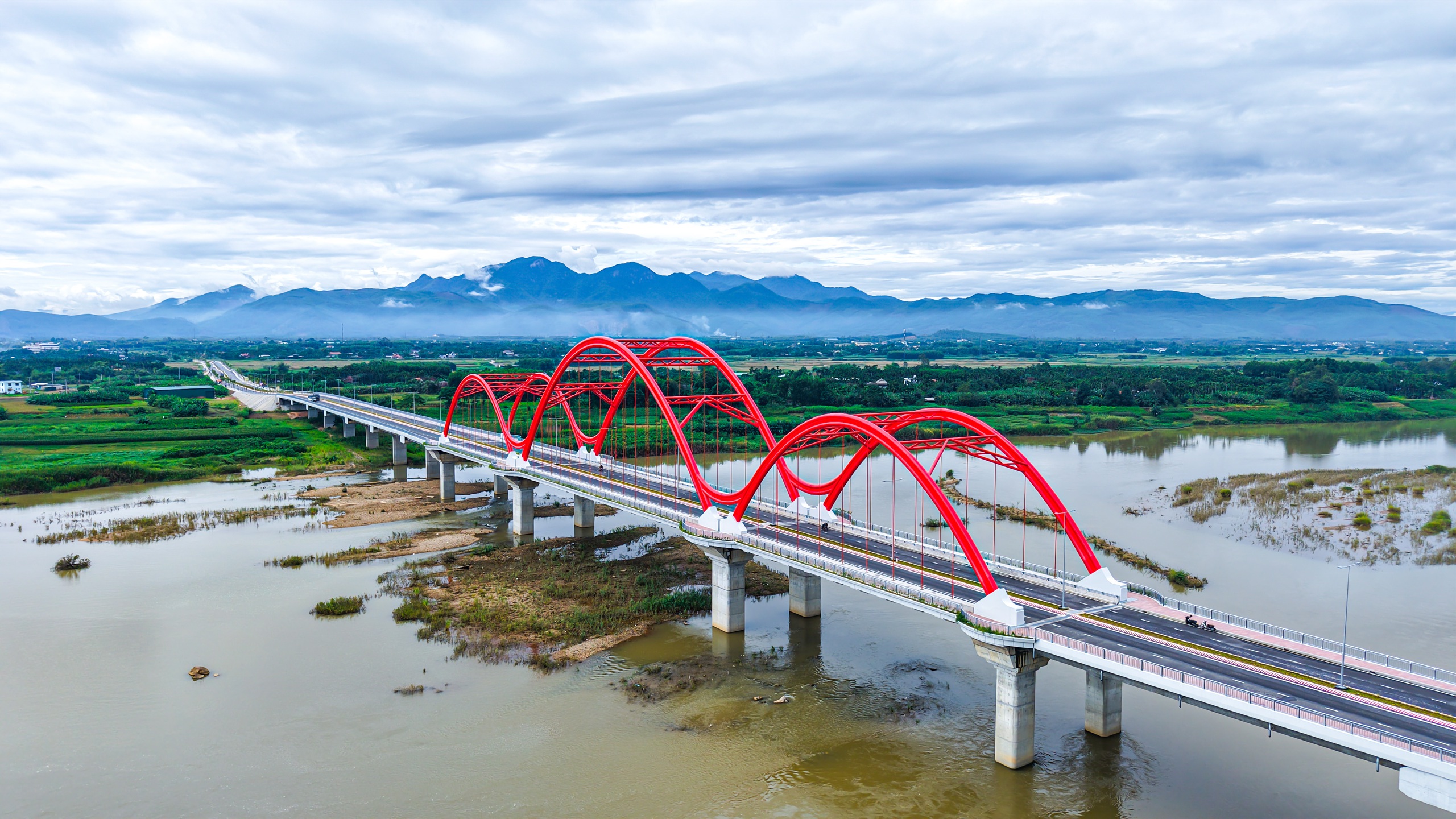 Quảng Ngãi: Hạ tầng giao thông liên kết đông - tây còn nhiều bất cập- Ảnh 6.