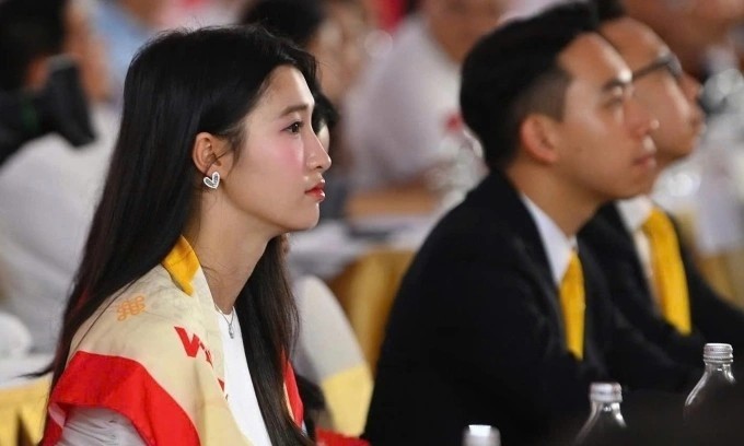 Hôm 19/8/2025, Phương Nhi từng xuất hiện cùng gia đình chồng tại lễ khánh thành, khởi công 250 dự án, công trình chào mừng kỷ niệm 80 năm Quốc khánh, tại Trung tâm Triển lãm Việt Nam. Mỗi khi xuất hiện, họ luôn có vệ sĩ theo sát, che chắn để né tránh ống kính truyền thông.