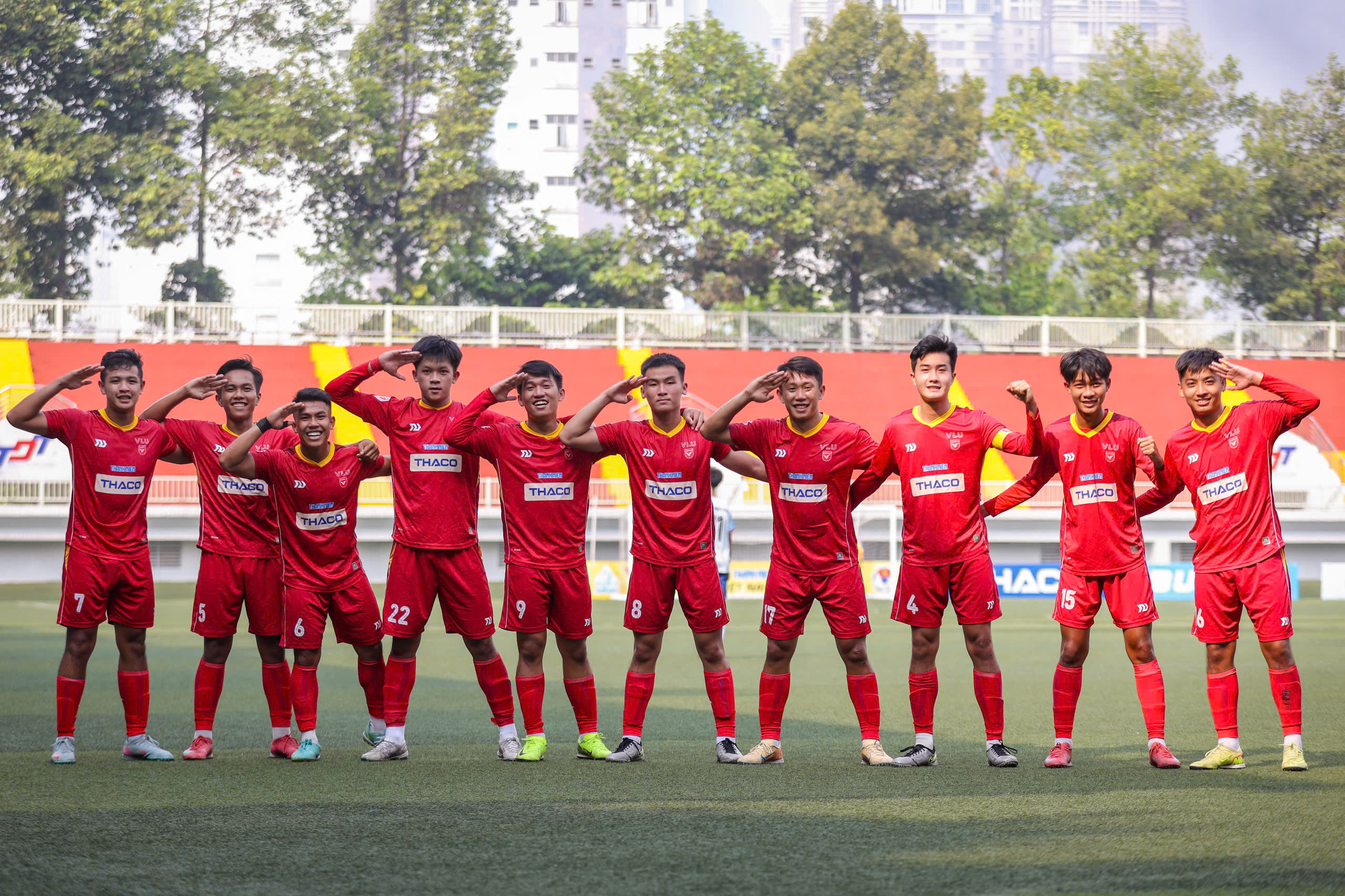 So tài không chiến kịch tính: Trường ĐH Văn Lang lỡ cơ hội bứt phá- Ảnh 2.