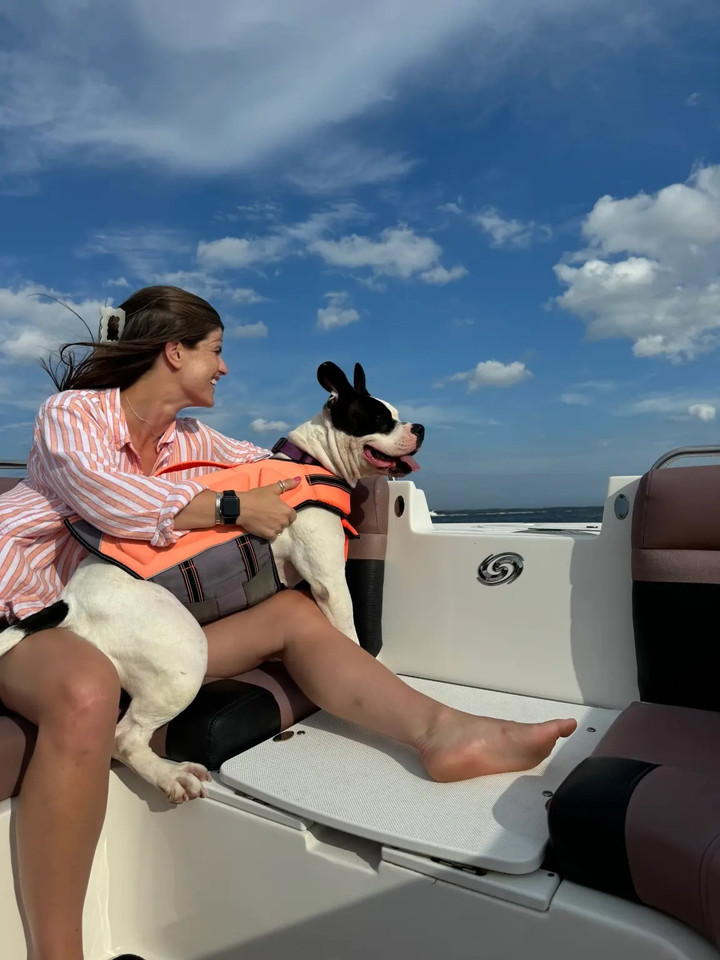 Chán ngấy hẹn hò online, nhiều phụ nữ 'thà dắt chó đi dạo còn hơn yêu đương'- Ảnh 4.