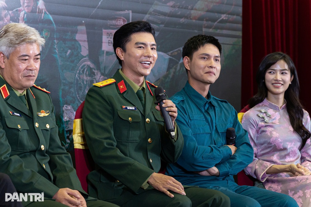 Mỹ nam Steven Nguyễn kêu trời khi lần đầu đóng phim giờ vàng VTV - 2