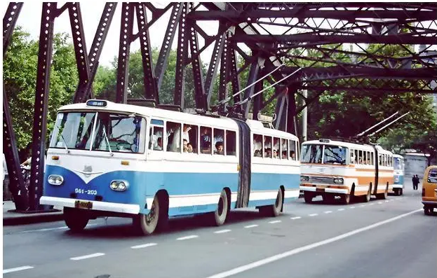 Ảnh cũ Thượng Hải thập niên 1980: Phương tiện này thống trị đường phố, có nơi 40 năm chưa hề khác- Ảnh 3.