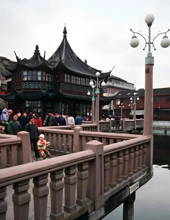 Ảnh cũ Thượng Hải thập niên 1980: Phương tiện này thống trị đường phố, có nơi 40 năm chưa hề khác- Ảnh 4.