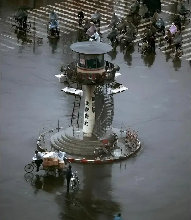 Ảnh cũ Thượng Hải thập niên 1980: Phương tiện này thống trị đường phố, có nơi 40 năm chưa hề khác- Ảnh 11.