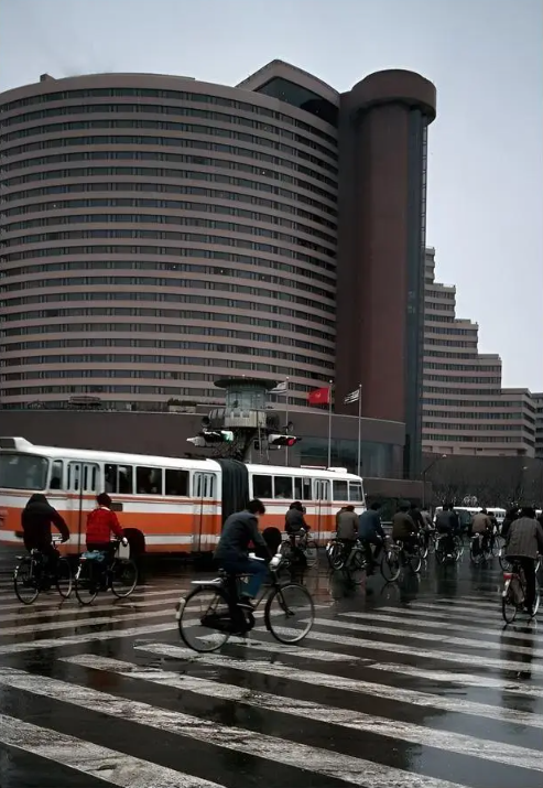 Ảnh cũ Thượng Hải thập niên 1980: Phương tiện này thống trị đường phố, có nơi 40 năm chưa hề khác- Ảnh 25.