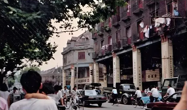 Ảnh cũ Thượng Hải thập niên 1980: Phương tiện này thống trị đường phố, có nơi 40 năm chưa hề khác- Ảnh 27.