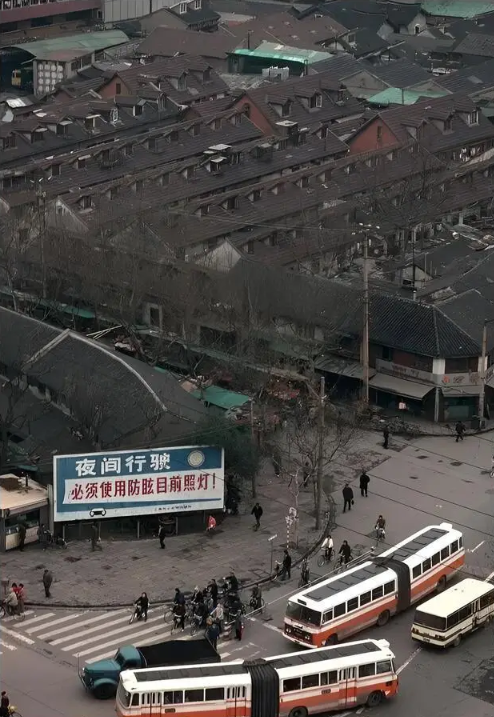 Ảnh cũ Thượng Hải thập niên 1980: Phương tiện này thống trị đường phố, có nơi 40 năm chưa hề khác- Ảnh 30.