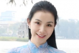 Nhan sắc Hoa hậu đăng quang 17 năm trước bất ngờ gây sốt với clip 38 giây