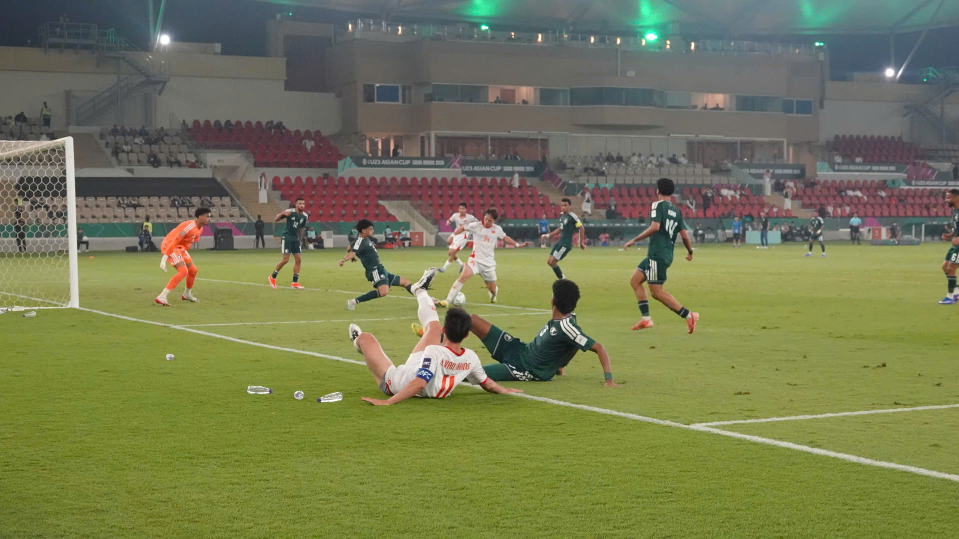 'Điềm lành' chiến thắng của U.23 Việt Nam: Nụ cười Đình Bắc - Ảnh 7.