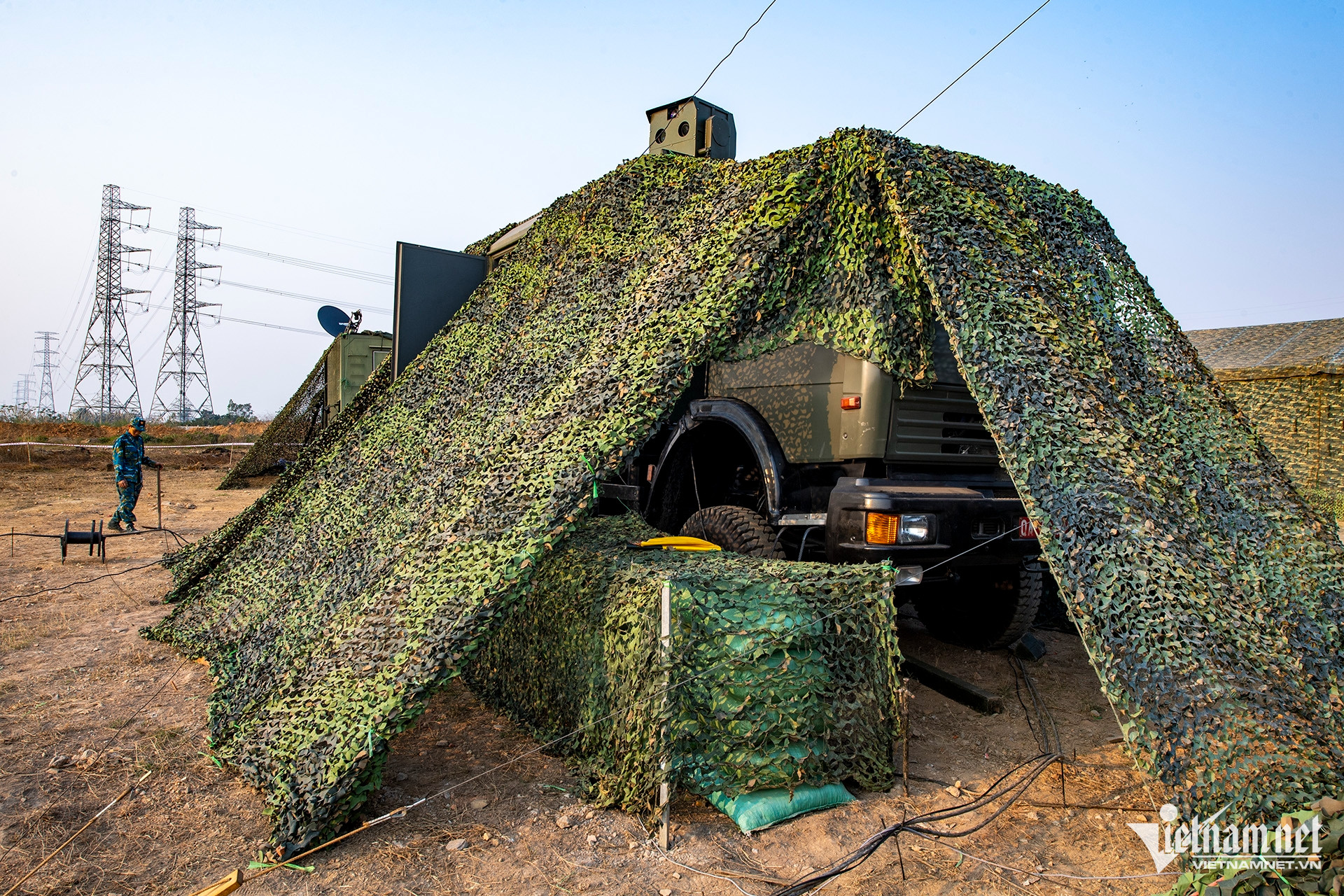 Pháo phòng không sẵn sàng chiến đấu bảo vệ đại hội đảng lần thứ 14 - Ảnh 3.