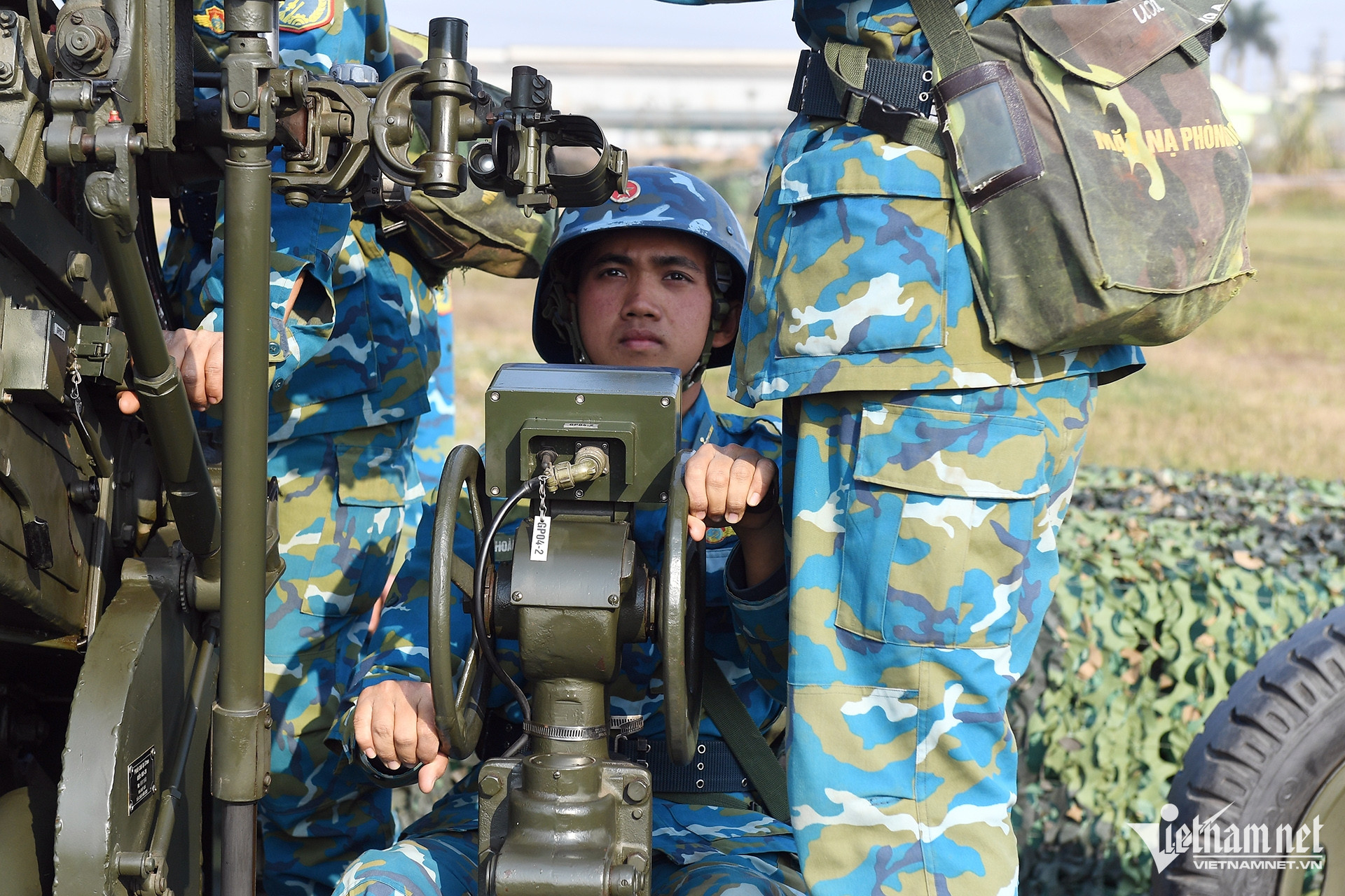 Pháo phòng không sẵn sàng chiến đấu bảo vệ đại hội đảng lần thứ 14 - Ảnh 13.
