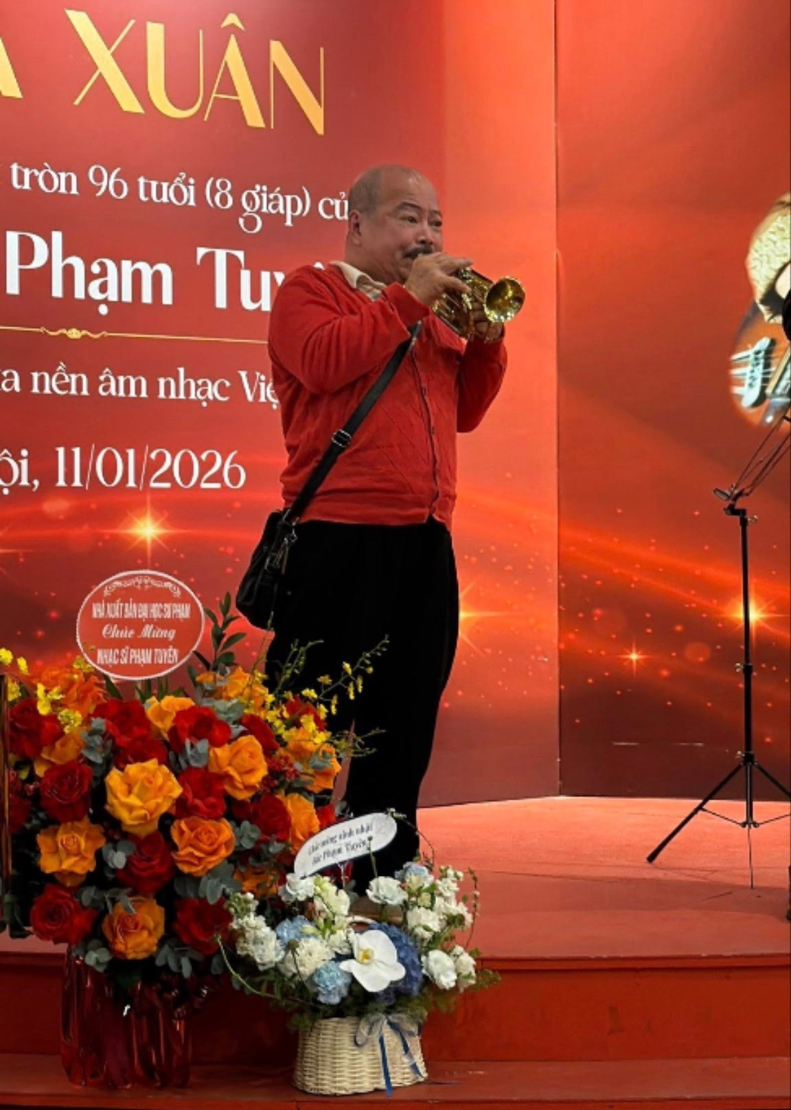 Nhạc sĩ Phạm Tuyên bước sang tuổi 97 gần như không thể nói, chỉ giao tiếp bằng mắt- Ảnh 6.