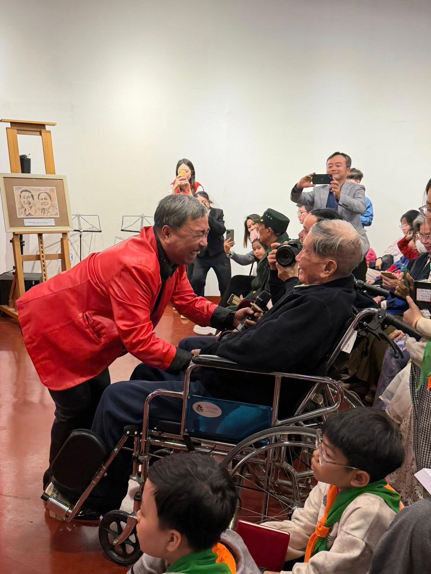 Nhạc sĩ Phạm Tuyên bước sang tuổi 97 gần như không thể nói, chỉ giao tiếp bằng mắt- Ảnh 7.