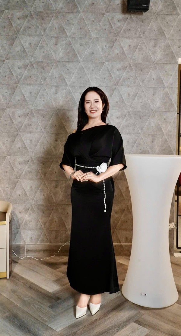 Nếu ai theo dõi trang cá nhân của nữ nghệ sĩ sẽ thấy chị không ăn kiêng mà luôn chọn chơi thể thao, vận động khoa học để nâng cao sức khỏe và giữ vóc dáng.