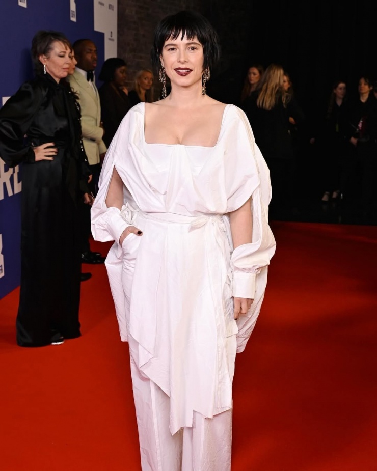 Gu mặc phá cách của Nữ chính xuất sắc Quả Cầu Vàng 2026 - 4