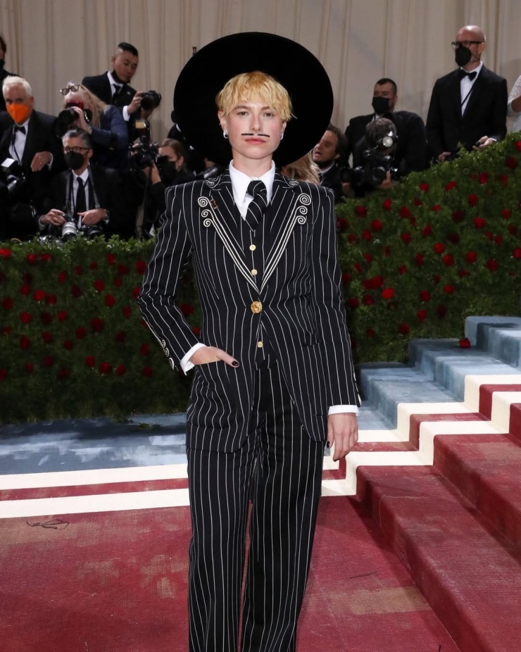 Gu mặc phá cách của Nữ chính xuất sắc Quả Cầu Vàng 2026 - 10