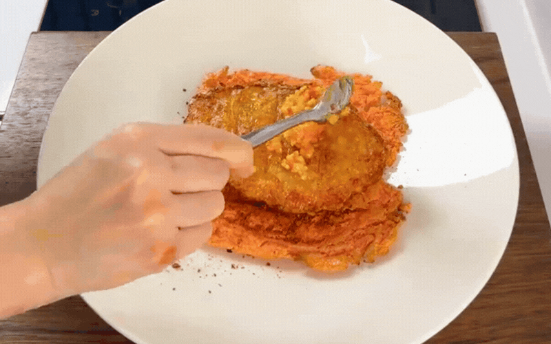 Xúc xích chiên xưa rồi, giới trẻ đang 