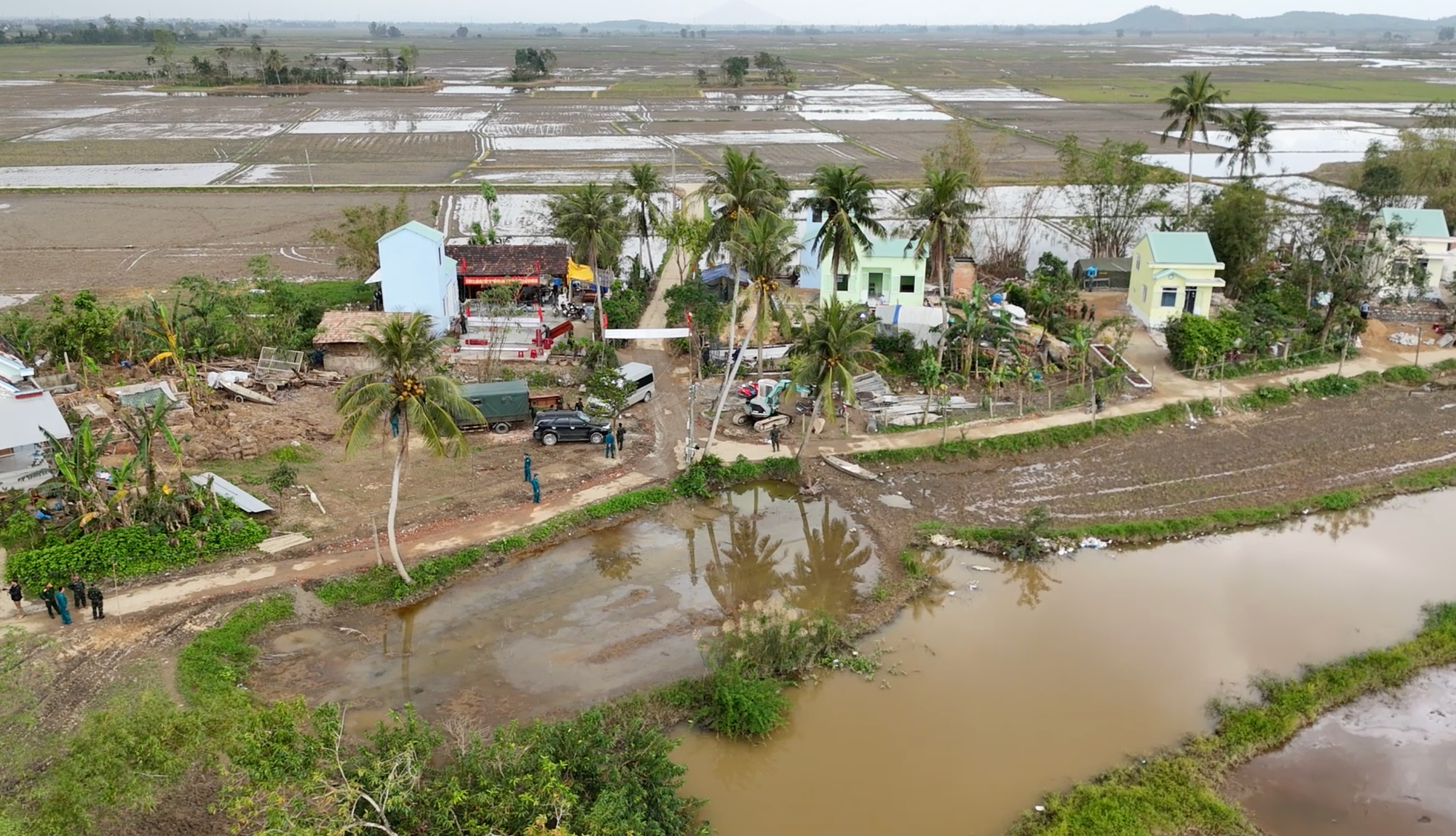 Ngắm những ngôi nhà tuyệt đẹp được 'hồi sinh' ở rốn lũ Hòa Thịnh 3 Hòa Thịnh - Ảnh 3.