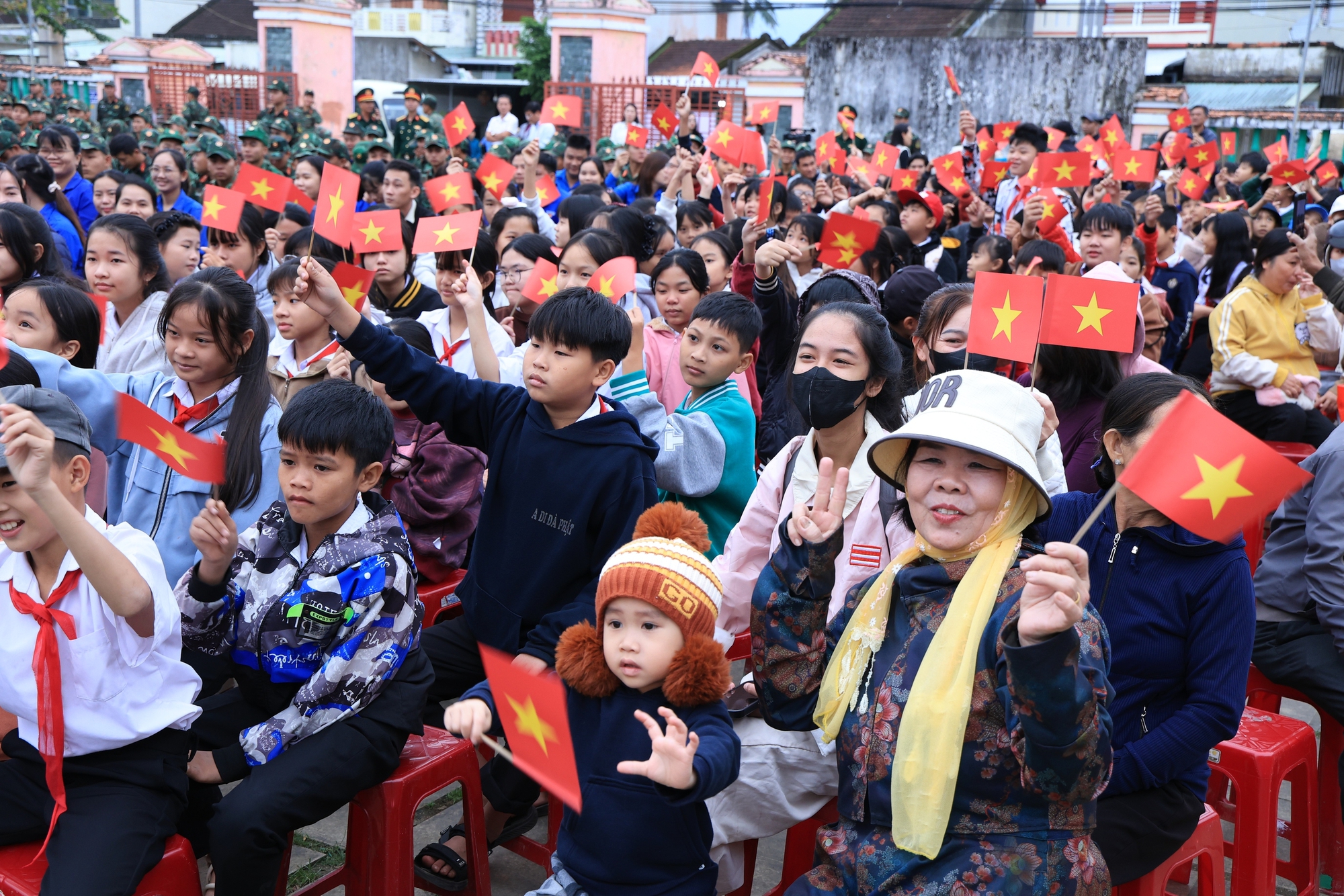 Ngắm những ngôi nhà tuyệt đẹp được 'hồi sinh' ở rốn lũ Hòa Thịnh 9 Hòa Thịnh - Ảnh 9.