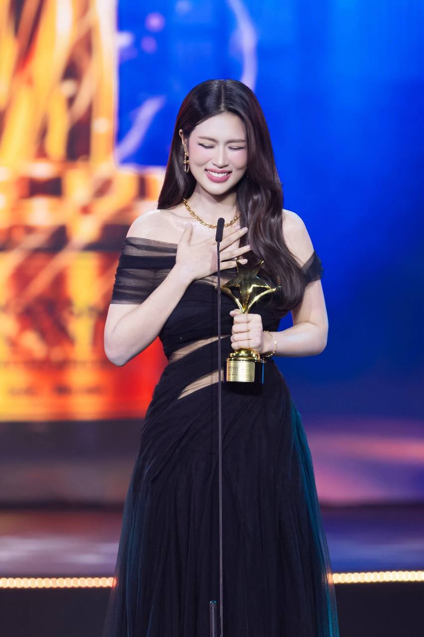 Chiếc váy thị phi của Thiên Ân, Kỳ Duyên cũng bị kéo vào tâm điểm gạch đá- Ảnh 6.