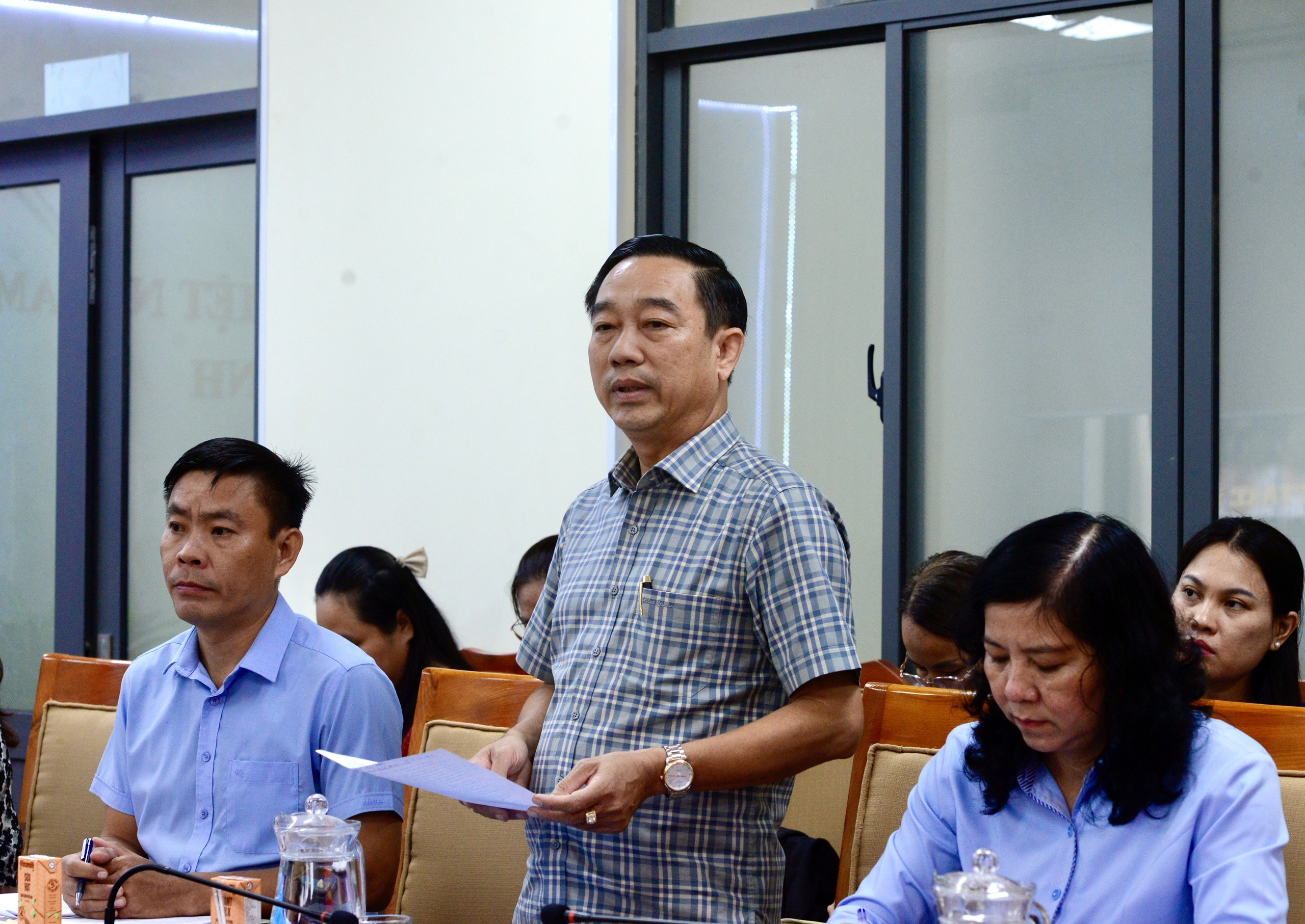 Chăm lo Tết Bính Ngọ 2026 cho người dân TP.HCM chu đáo, thực chất 2 Phó bí thư Thành ủy TP.HCM: Chăm lo Tết Bính Ngọ phải chu đáo và đầm ấm - Ảnh 2.