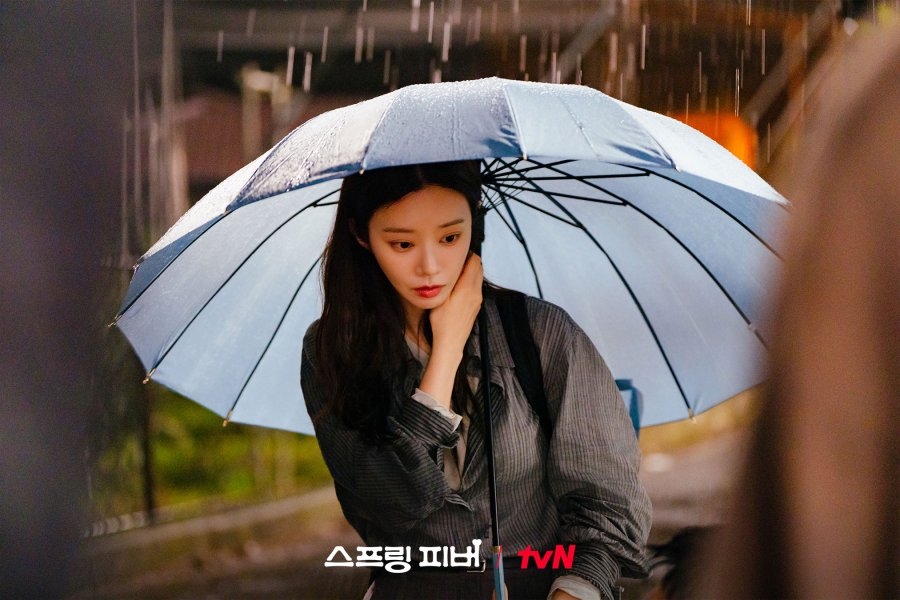 Lần đầu thấy cặp đôi ngôn tình mà mặt nhà gái chỉ bằng bắp tay nhà trai, đúng là truyện tranh không lừa người- Ảnh 5.