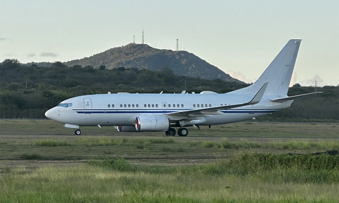 Máy bay được cho là Boeing 737 cải tiến của quân đội Mỹ tại sân bay St. Croix ở Quần đảo Virgin thuộc Mỹ tháng 9/2025. Ảnh: Reddit/Chippersworld1
