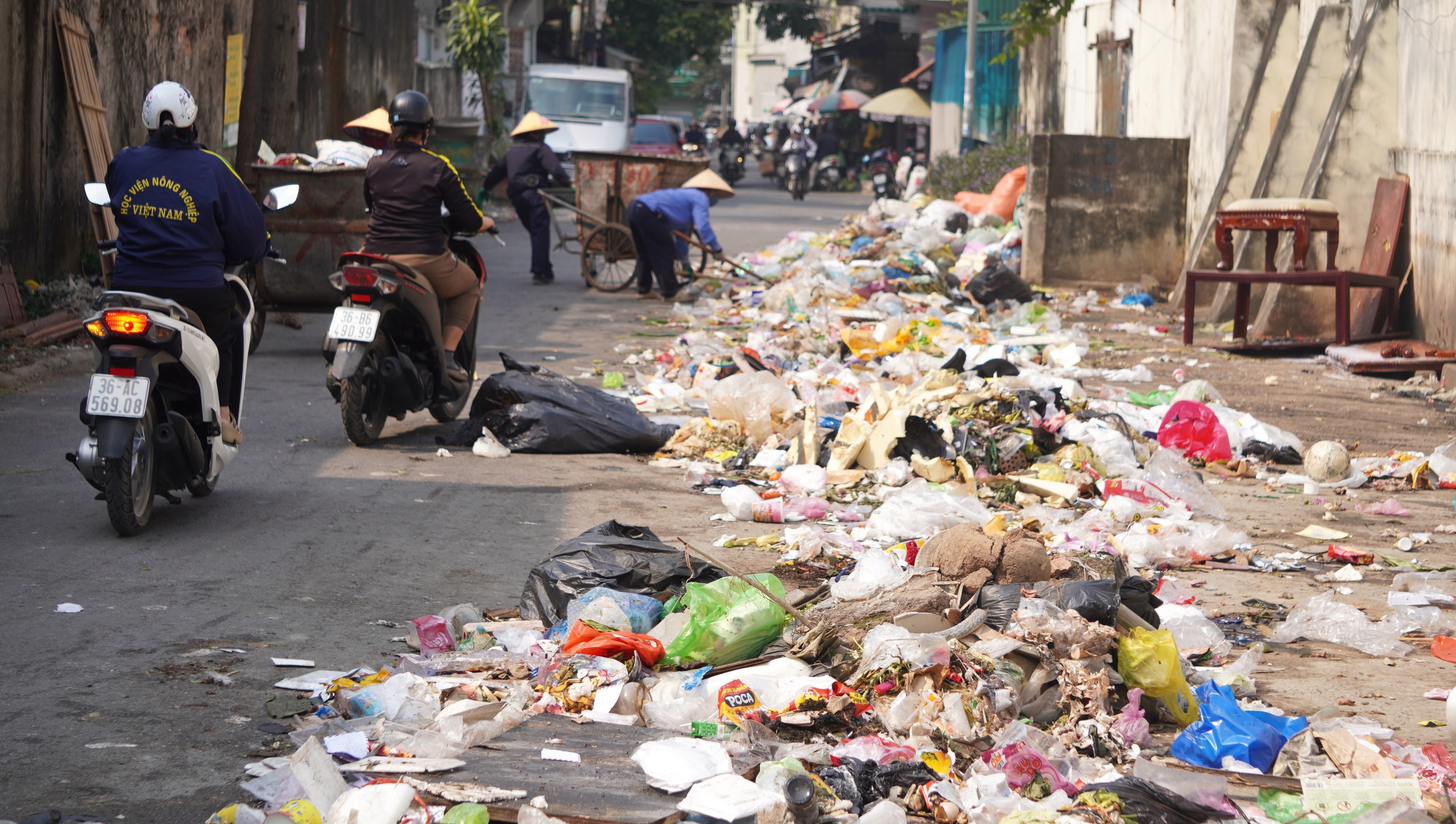 Thanh Hóa: Thu gom, xử lý rác thải còn hạn chế gây bức xúc trong nhân dân - Ảnh 2.