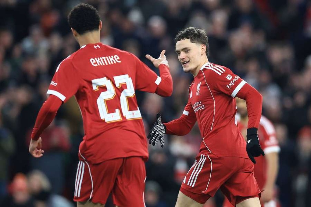 Szoboszlai tỏa sáng, gây tranh cãi trong chiến thắng của Liverpool - 2