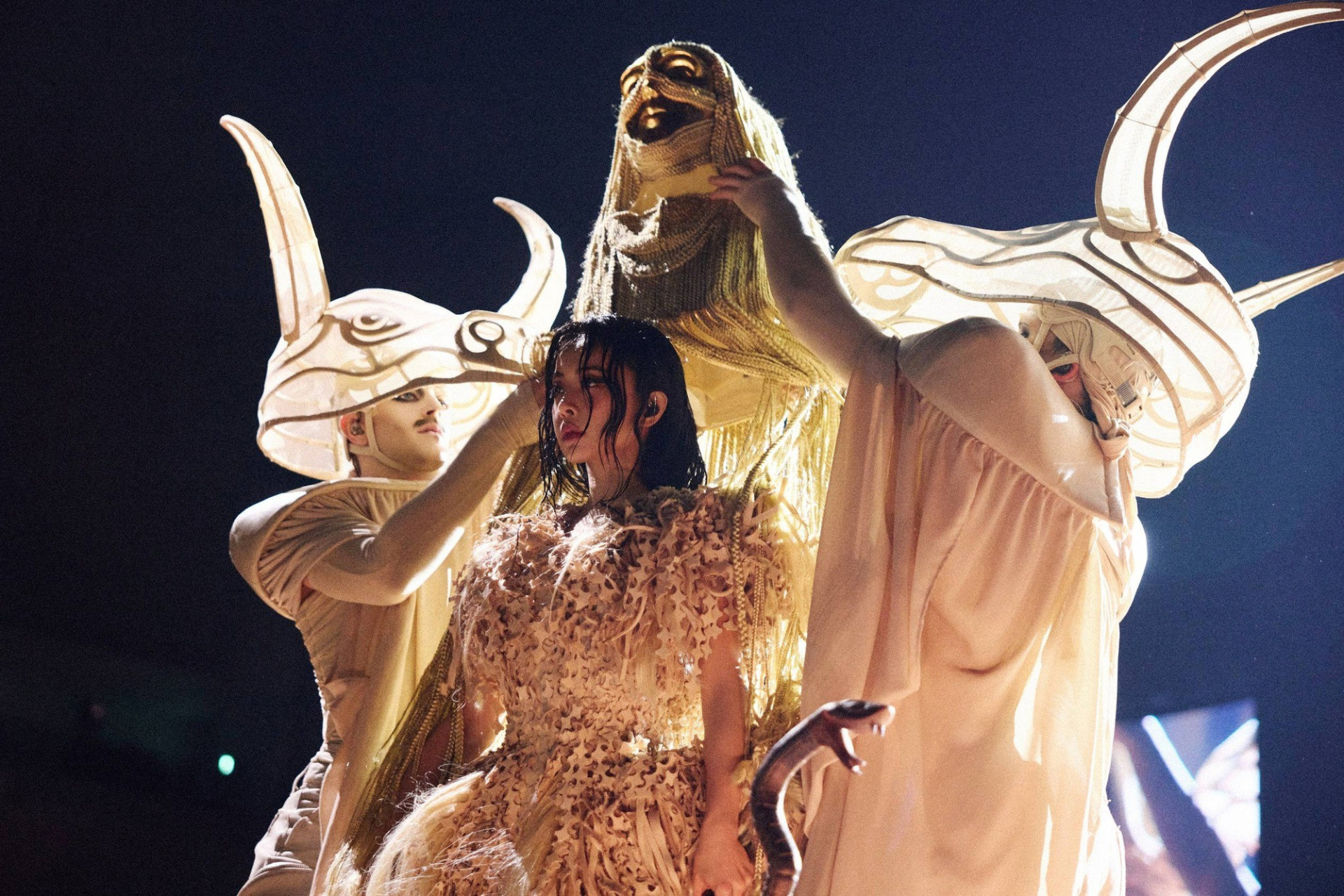 Mỹ nhân không tuổi lỗ nặng 263 tỷ đồng vì concert “trăn khổng lồ”, đối diện nguy cơ cấm sóng- Ảnh 6.