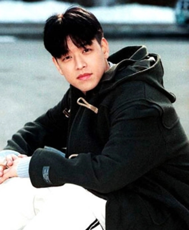 Hoàng tử đẹp nhất lịch sử quá thảm hại: Visual tụt dốc gấp 10 lần, sự nghiệp mất trắng vì tội không thể tha thứ- Ảnh 9. Hoàng tử đẹp nhất lịch sử quá thảm hại: Visual tụt dốc gấp 10 lần, sự nghiệp mất trắng vì tội không thể tha thứ- Ảnh 9.