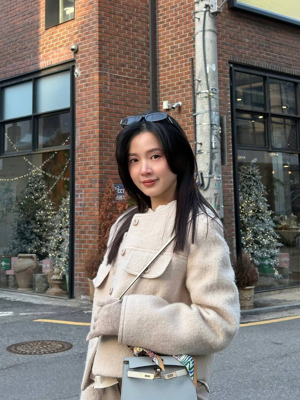 Midu đeo túi 800 triệu nhưng thứ gây chú ý lại là làn da tuổi 36- Ảnh 3.