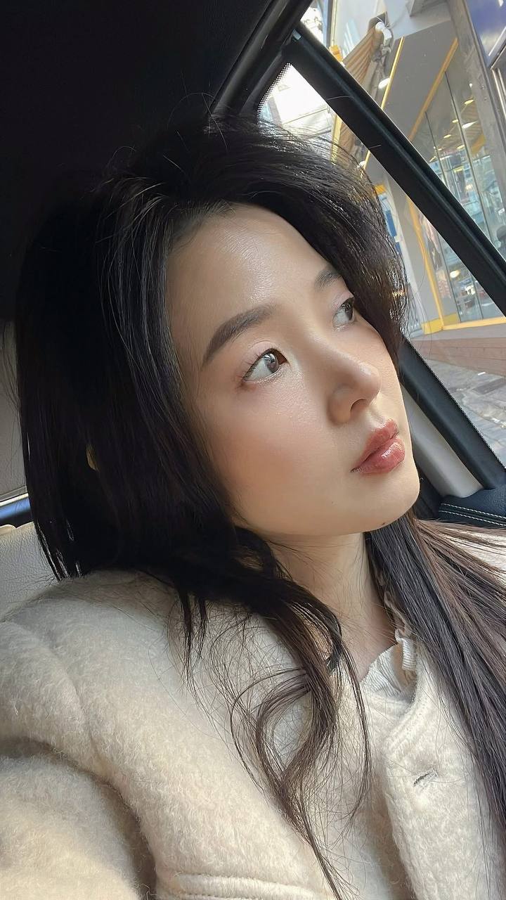 Midu đeo túi 800 triệu nhưng thứ gây chú ý lại là làn da tuổi 36- Ảnh 13.