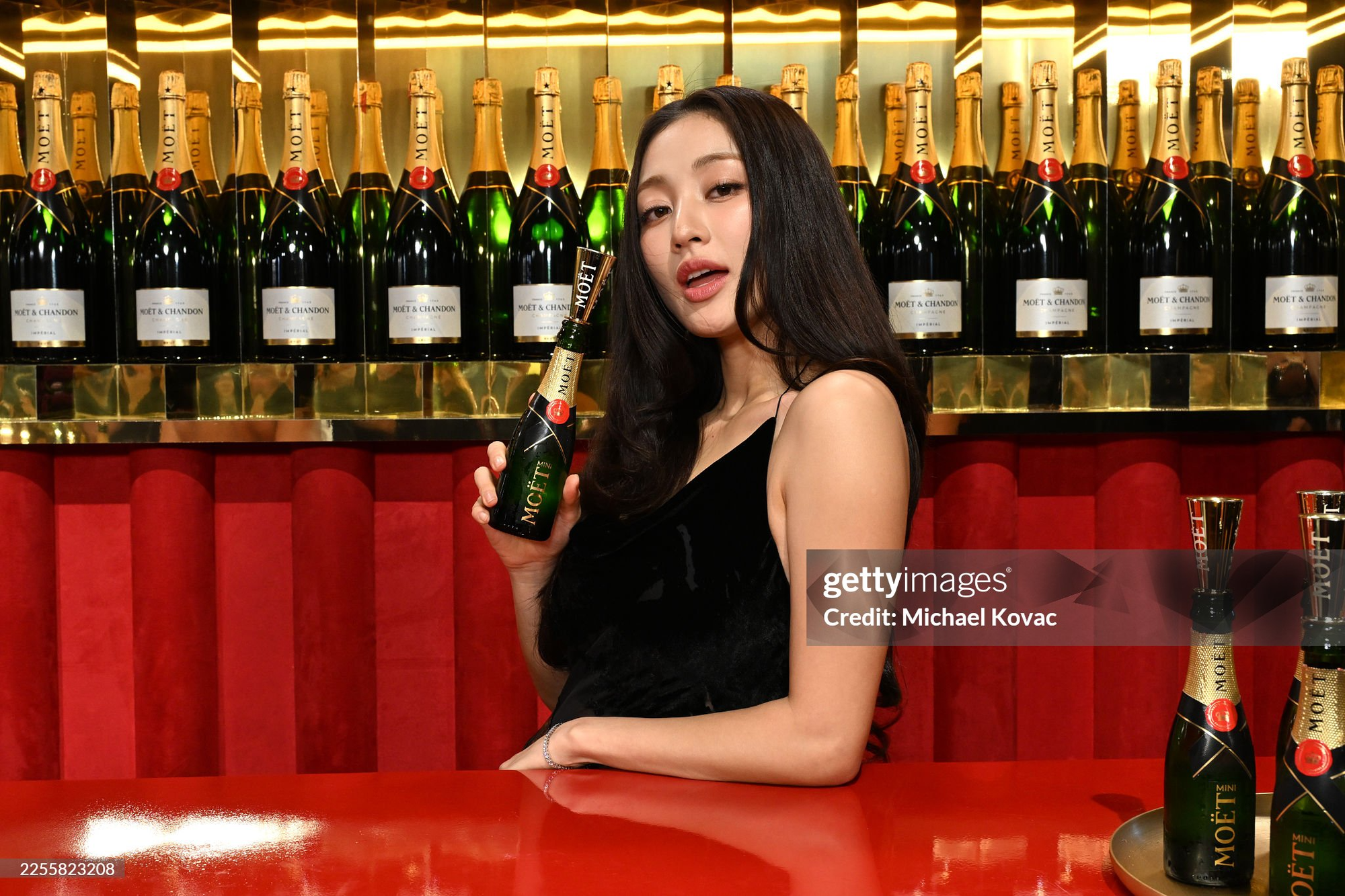 Ngạc nhiên chưa: Đối thủ Lisa đi dự Quả Cầu Vàng mà... chẳng ai biết!- Ảnh 8.