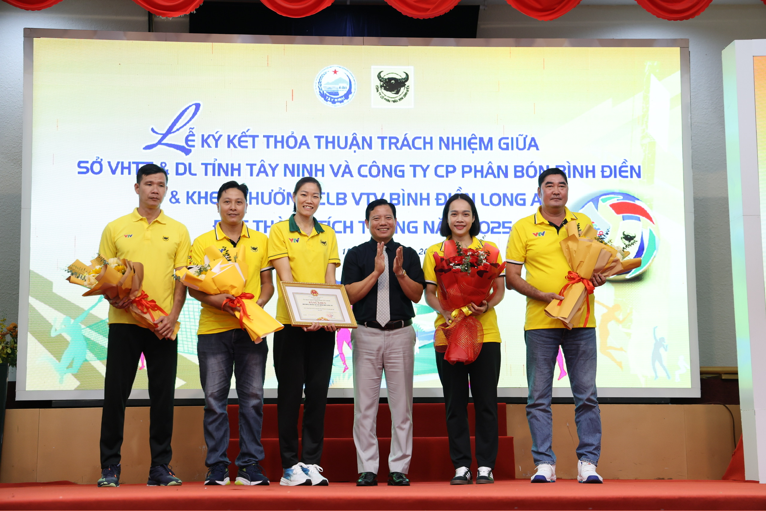 Chặng đường mới của bóng chuyền nữ VTV Bình Điền Long An - Ảnh 4.